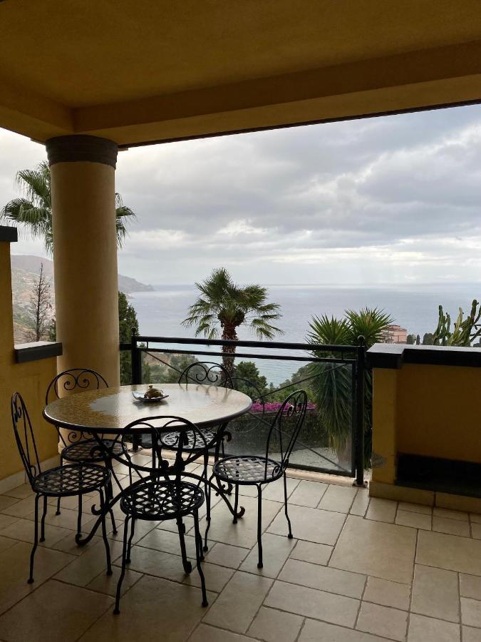 Taormina Bella Vista Apartment In Center With Pool By Taormina Holidays Экстерьер фото